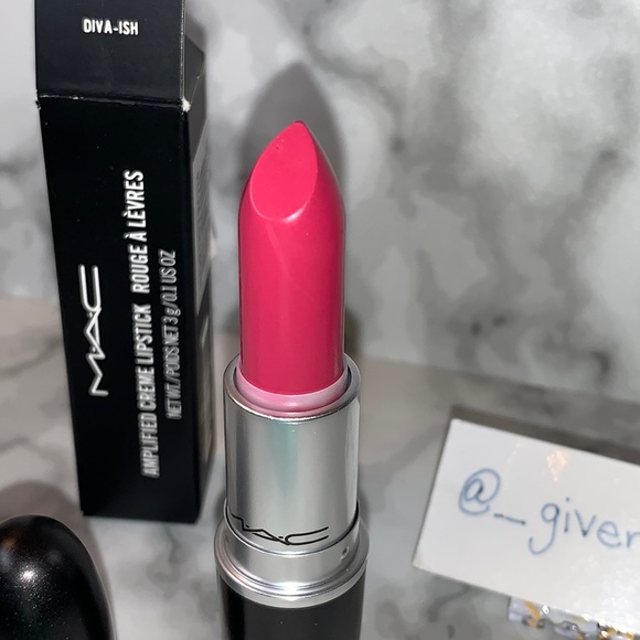 NIB DIVA-ISH Amplified Lipstick MAC - Picture 3 of 16